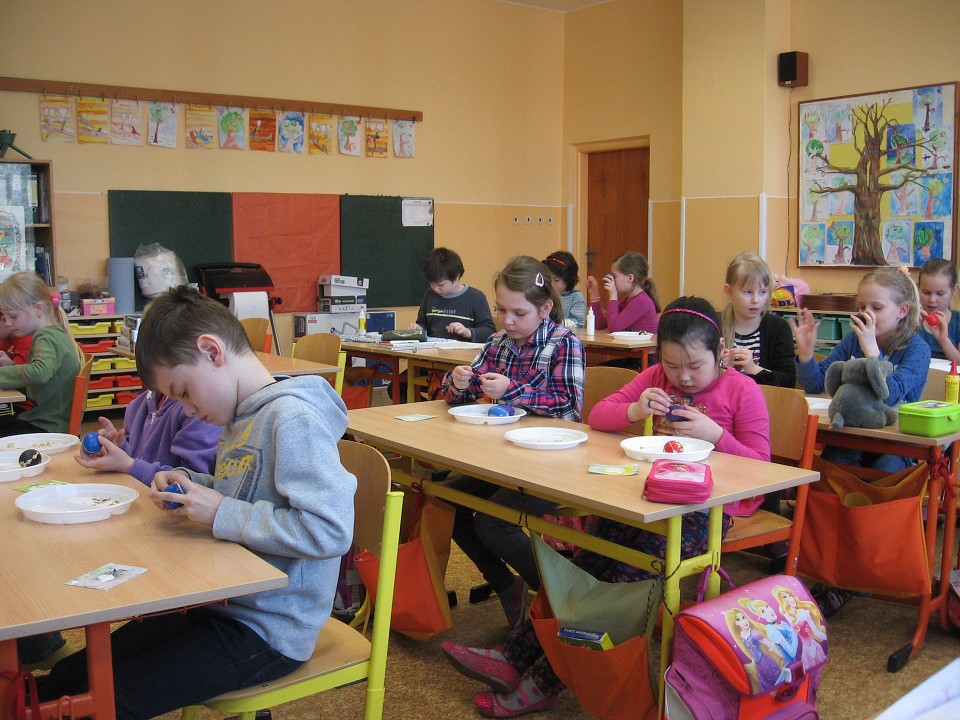 Pštrosí slámová kraslice ve 2. A